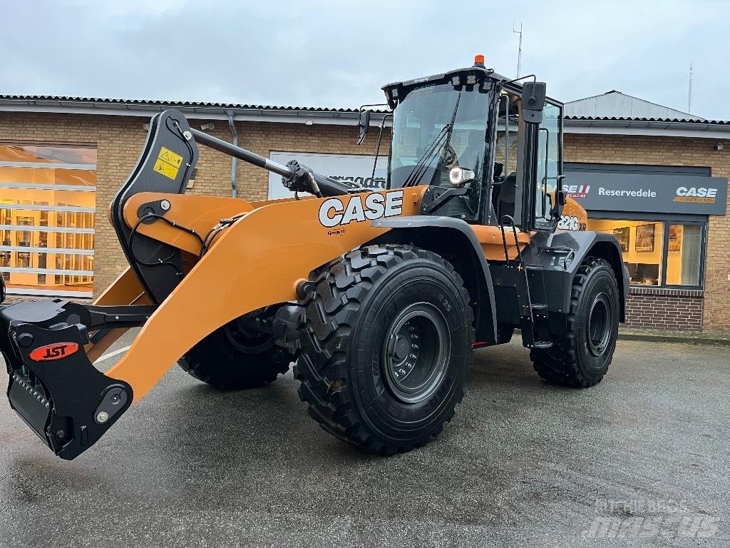 CASE 821 G XR Incarcator pe pneuri