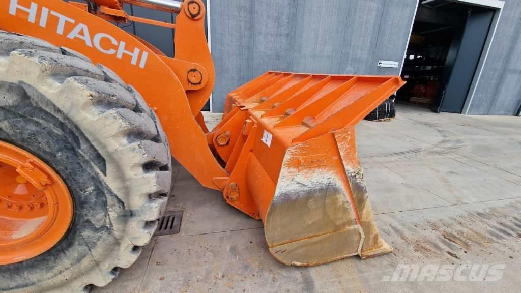 Hitachi ZW310-6 Incarcator pe pneuri
