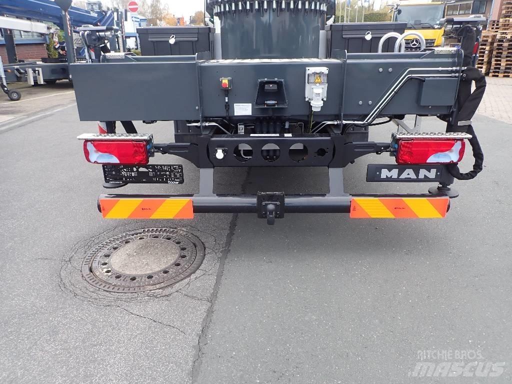 Böcker AK 37 Macara teren accidentat