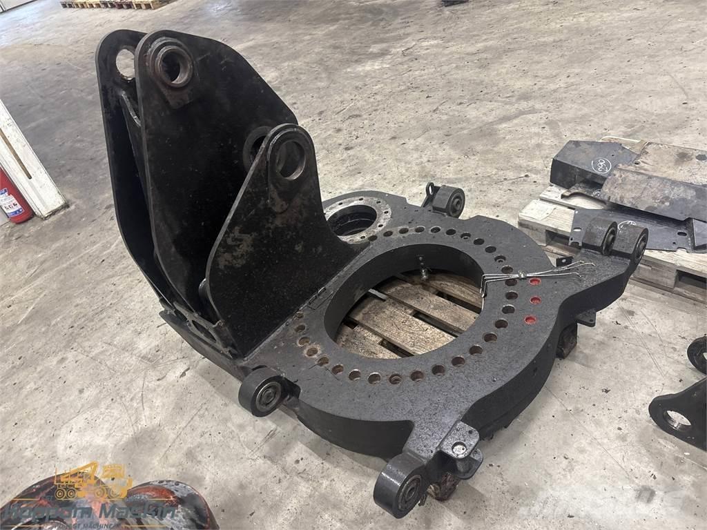 Komatsu 270H Macarale pentru culegatoare