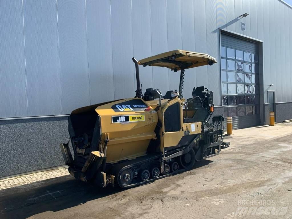 CAT AP355F Pavatoare asfalt