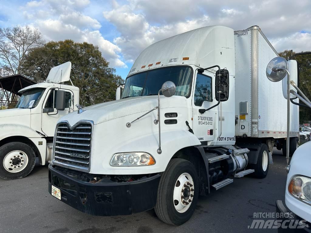 Mack Truck Autotractoare