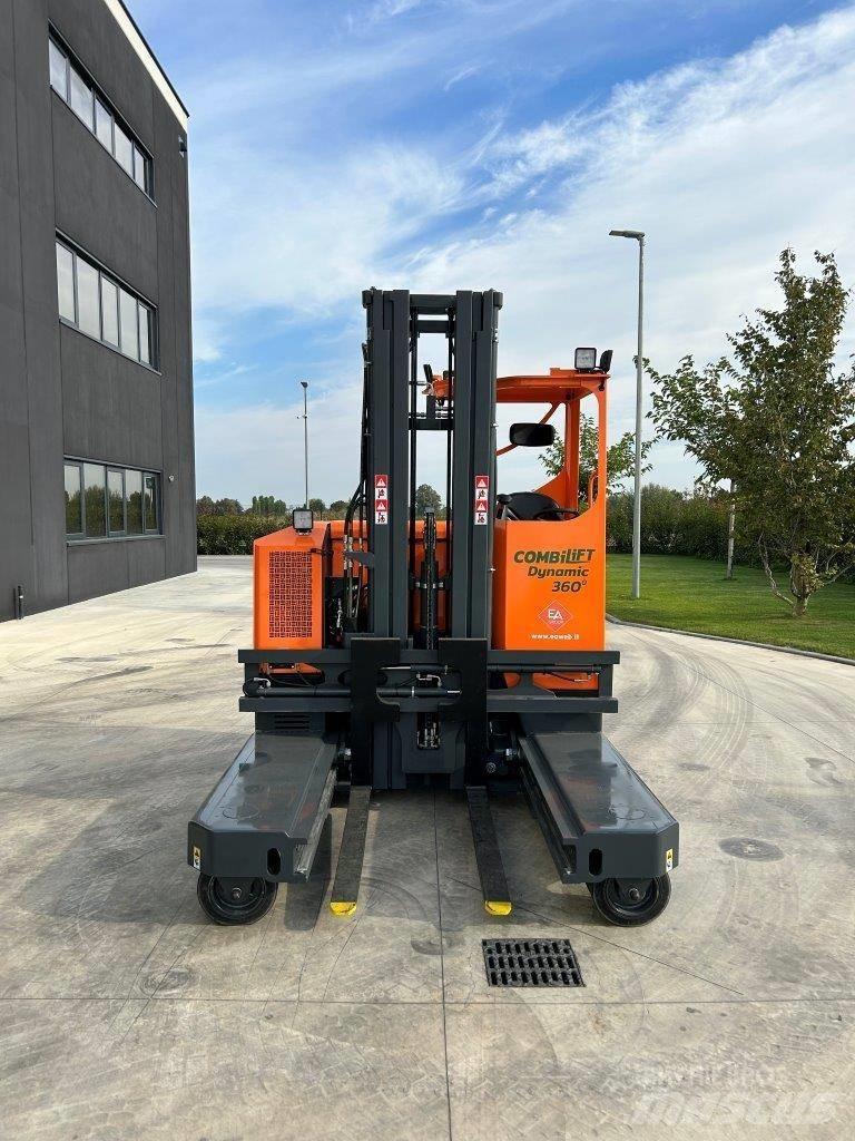 Combilift MR4 Stivuitoare cu patru brate