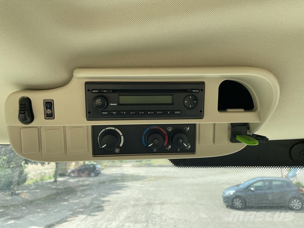 John Deere 6210R Tractoare