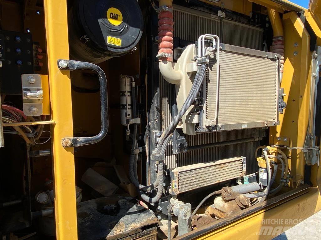 CAT 323 E Excavatoare pe șenile
