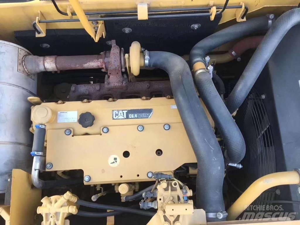 CAT 323 Excavatoare pe șenile
