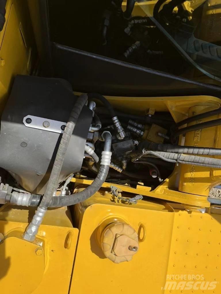 Komatsu PC 70 Excavatoare pe șenile
