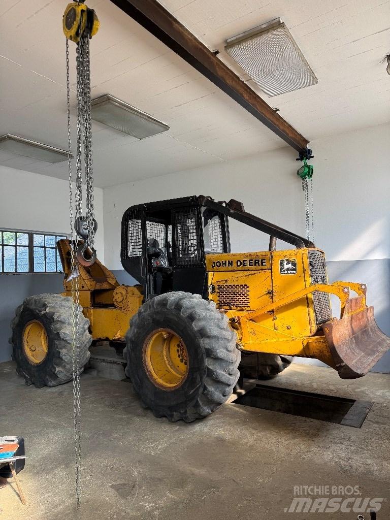 John Deere 540b 540b Tractoare forestiere