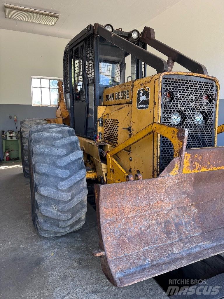 John Deere 540b 540b Tractoare forestiere