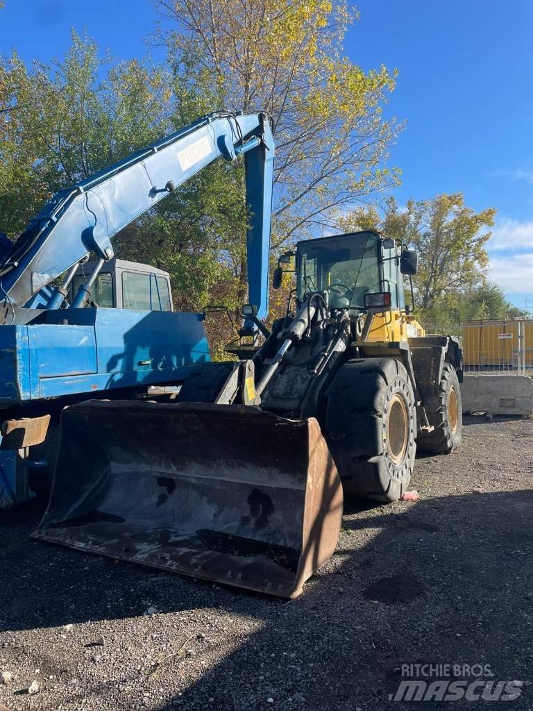 Komatsu WA 200 PT-5 Incarcator pe pneuri