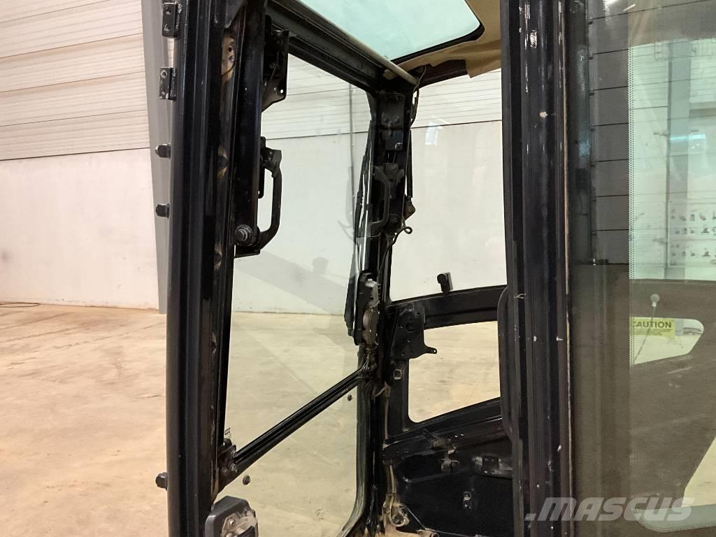 Kubota U 56-5 Cabine si interior