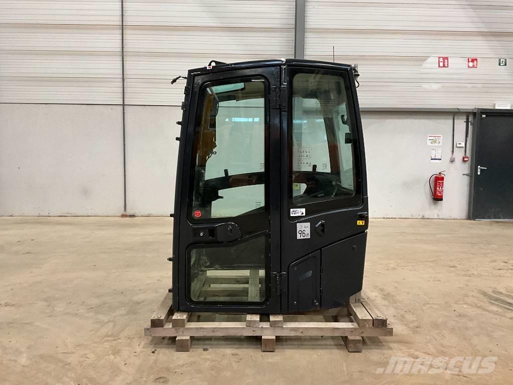 Kubota U 56-5 Cabine si interior
