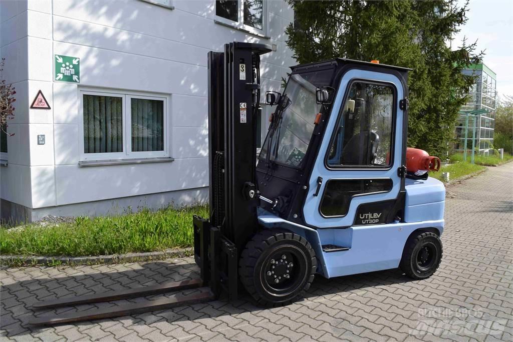 Utilev UT 30 Stivuitor GPL
