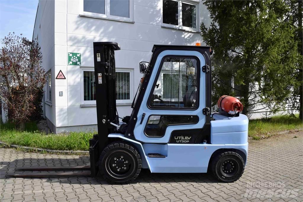 Utilev UT 30 Stivuitor GPL
