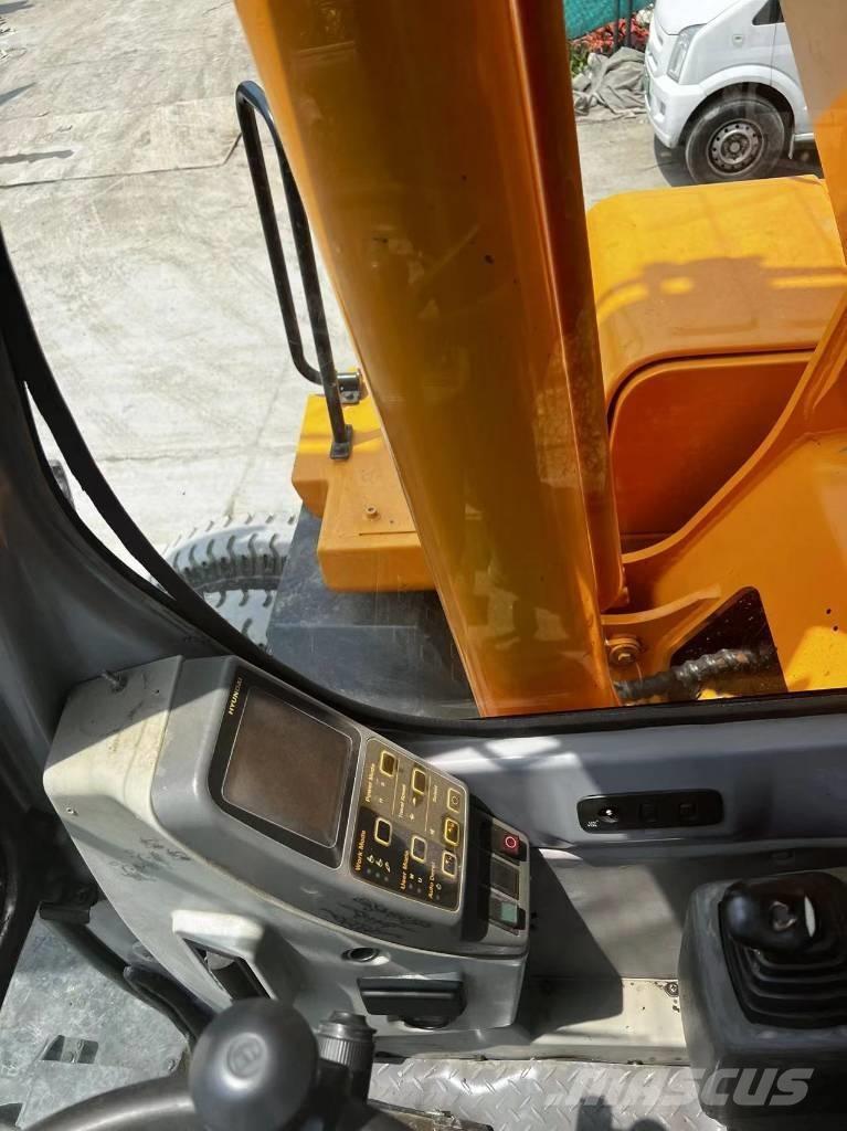 Hyundai 210W-7 Excavatoare cu roti