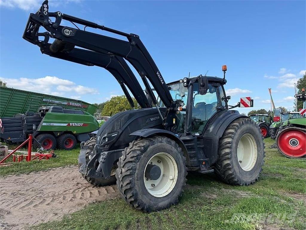 Valtra T 254 Versu Tractoare