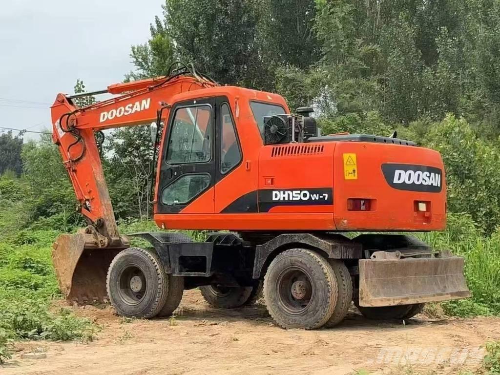 Doosan 150 W-7 Excavatoare cu roti