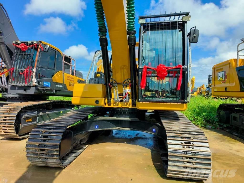 CAT 320 Excavatoare pe șenile
