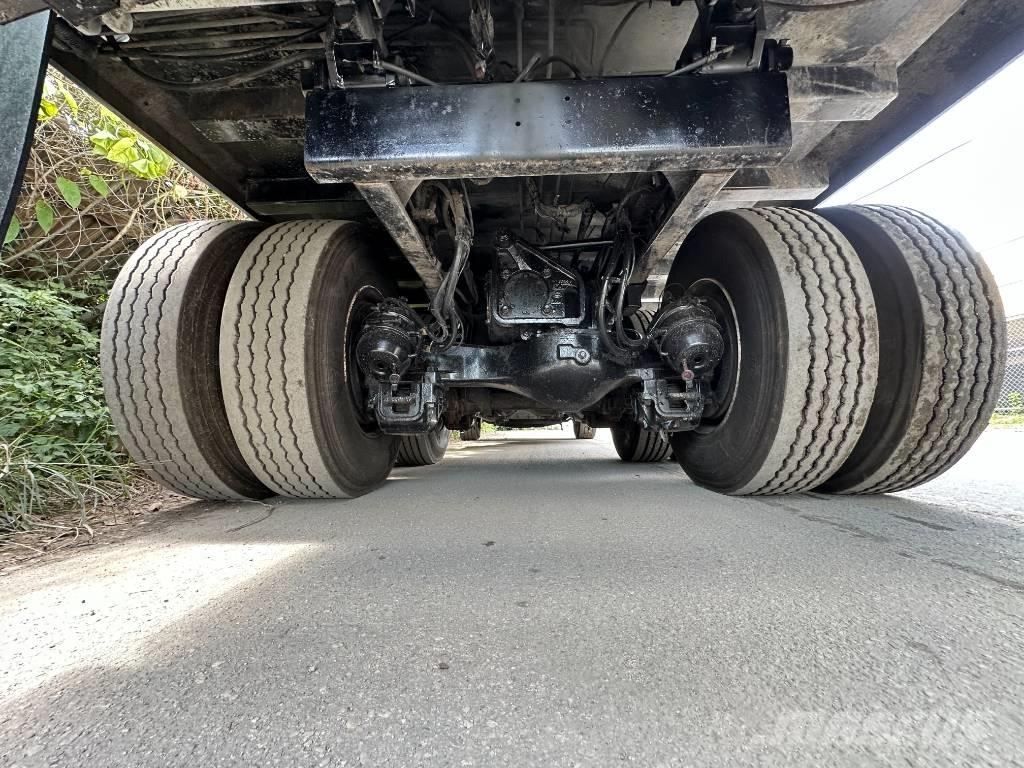 Mack MR613 Camion de deseuri