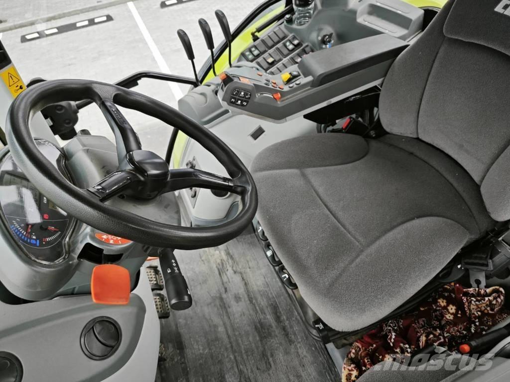 CLAAS Arion 650 Tractoare