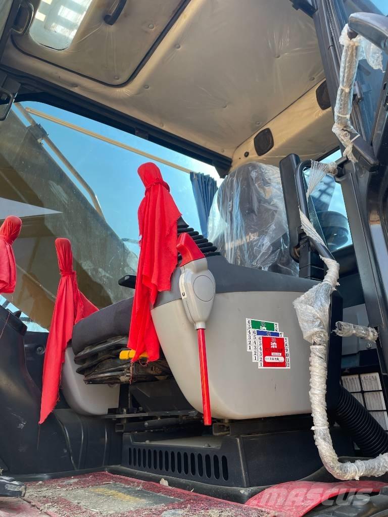 Komatsu PC 210 Excavatoare pe șenile
