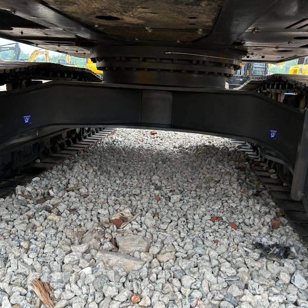 Volvo 240 Excavatoare pe șenile
