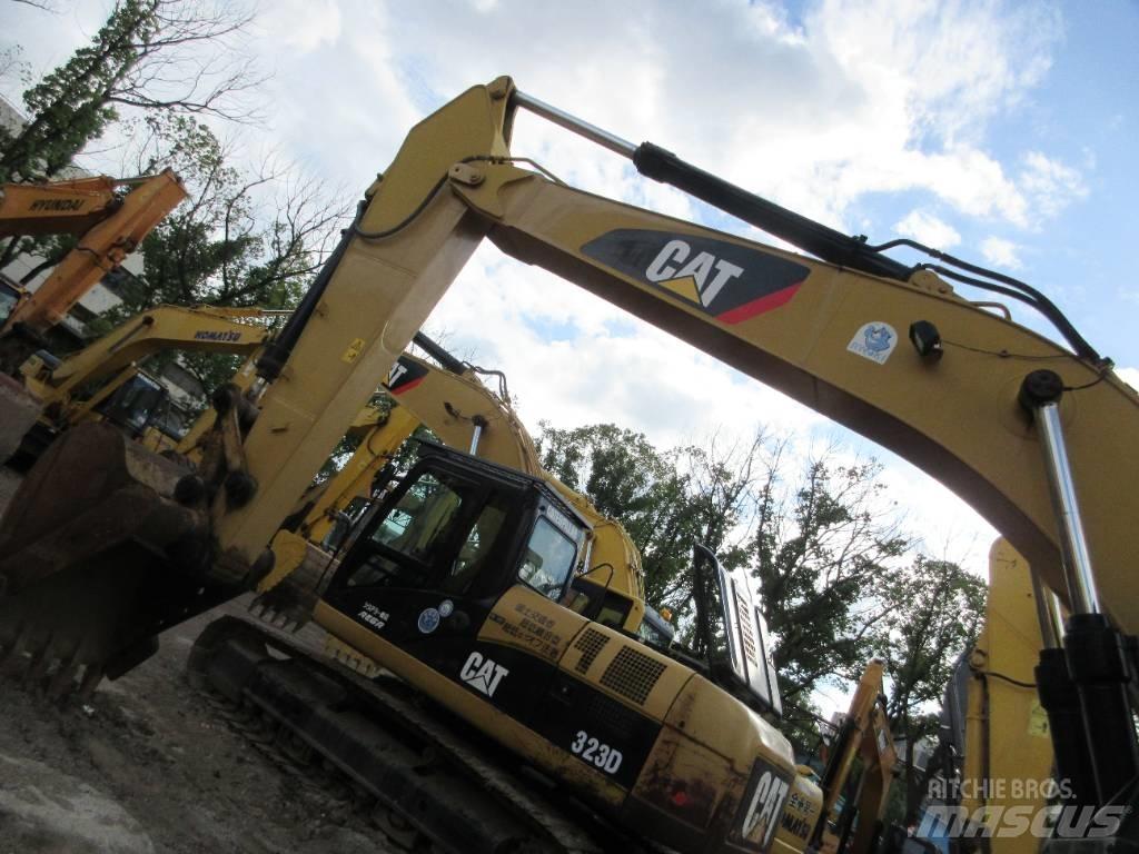 CAT 326 Excavatoare pe șenile
