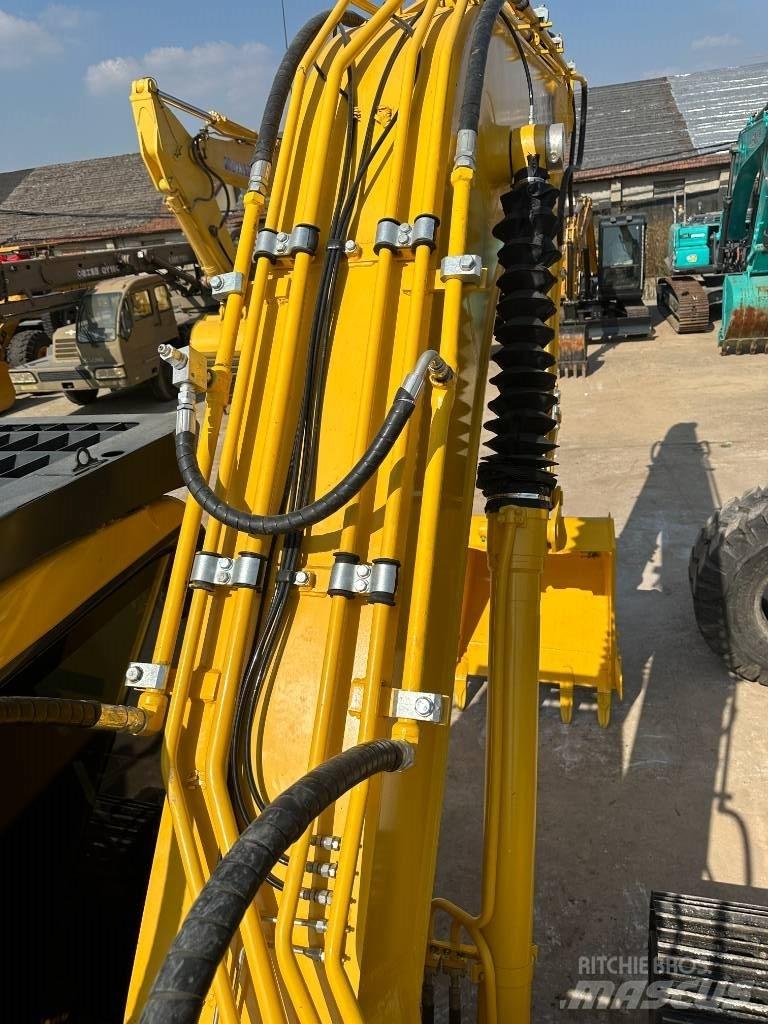 Komatsu PC 200-7 Excavatoare pe șenile
