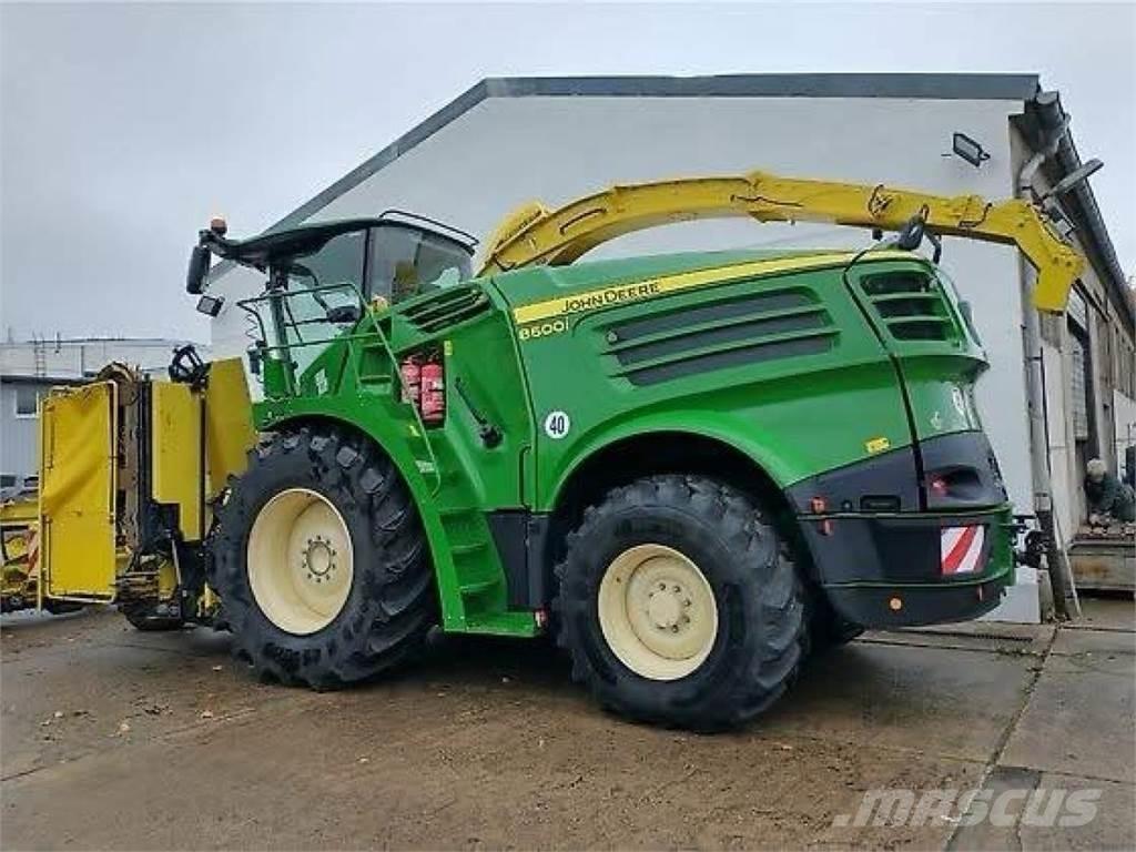 John Deere 8600 Forajere cu autopropulsare