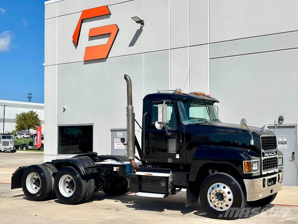 Mack Pinnacle Autotractoare