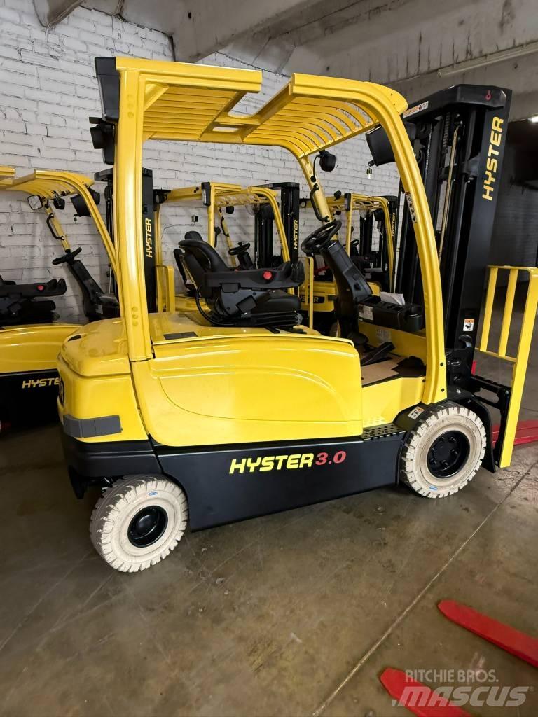Hyster J3.0XN Stivuitor electric