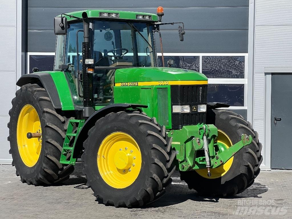 John Deere 7710 PQ Tractoare