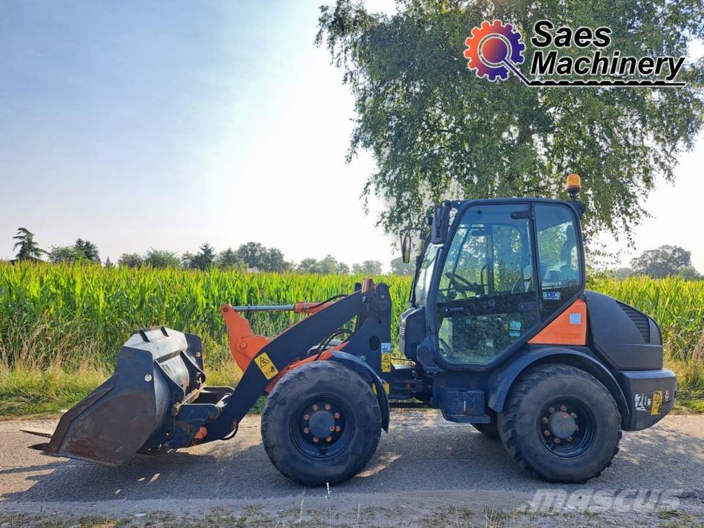 Komatsu WA70-7 Incarcator pe pneuri