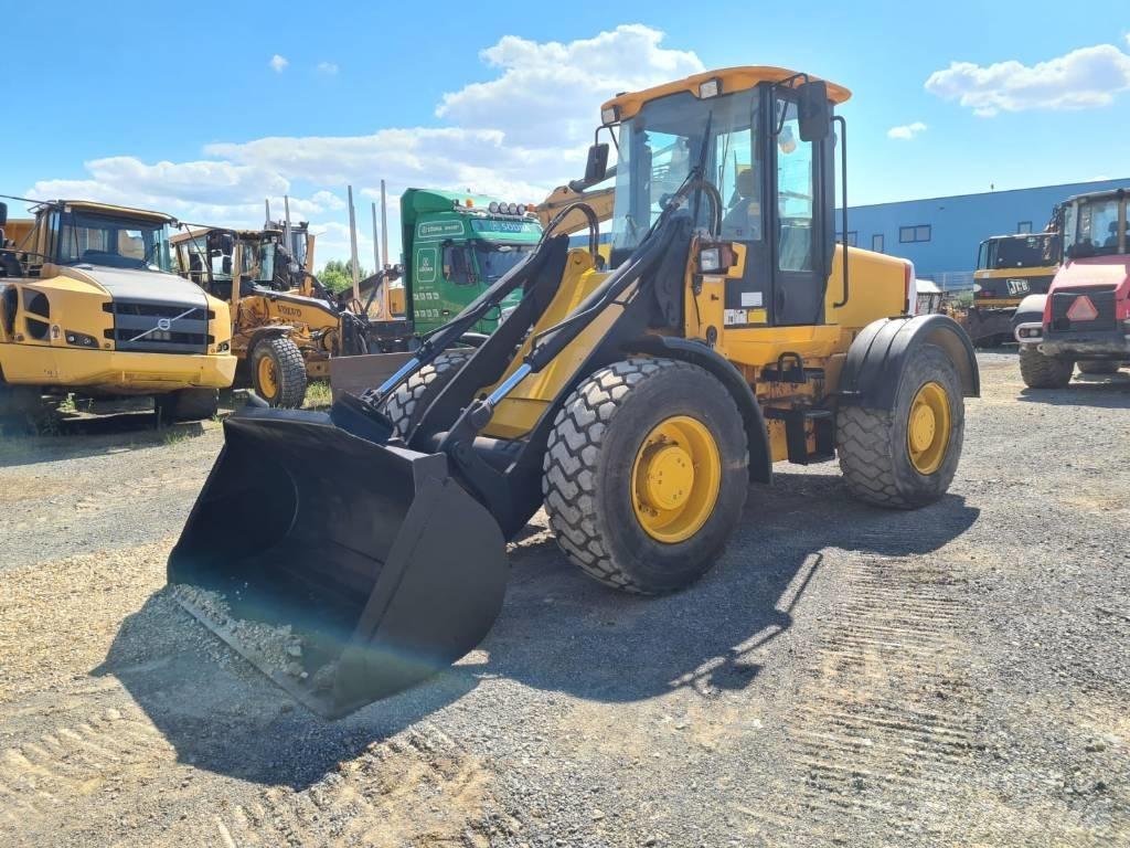 JCB 416HT Incarcator pe pneuri