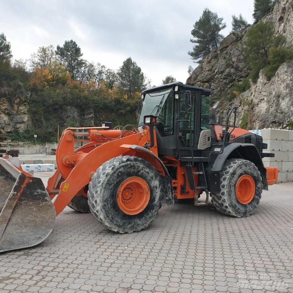 Hitachi ZW 220-5 Incarcator pe pneuri