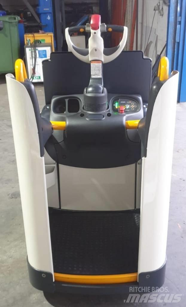 Crown WT 3040 Transpaleta cu platforma