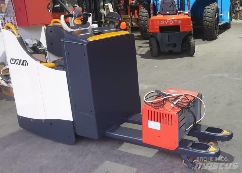 Crown WT 3040 Transpaleta cu platforma