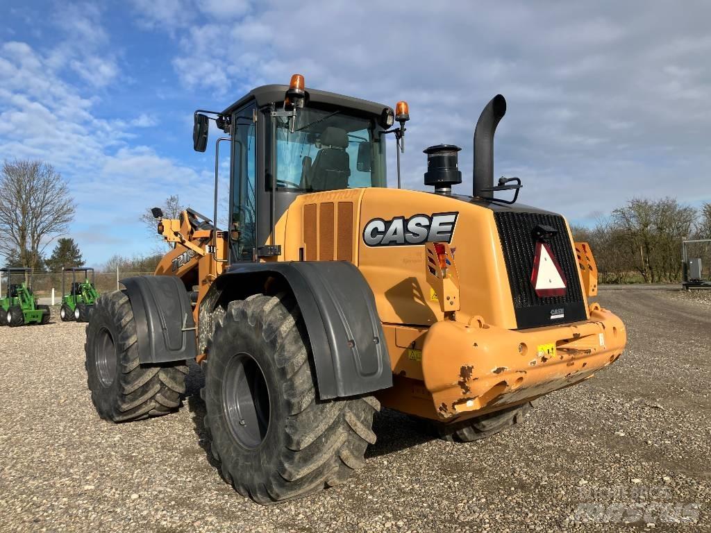 CASE 721 F Incarcator pe pneuri