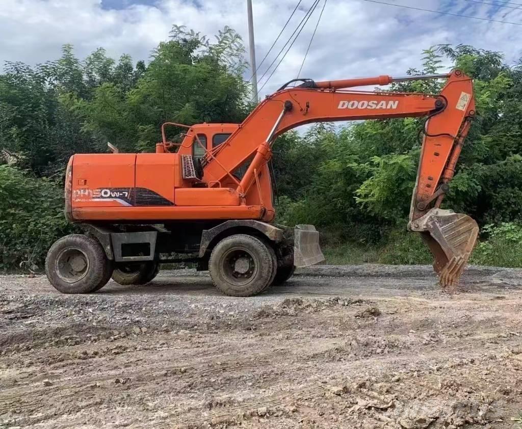 Doosan 150 W-7 Excavatoare cu roti