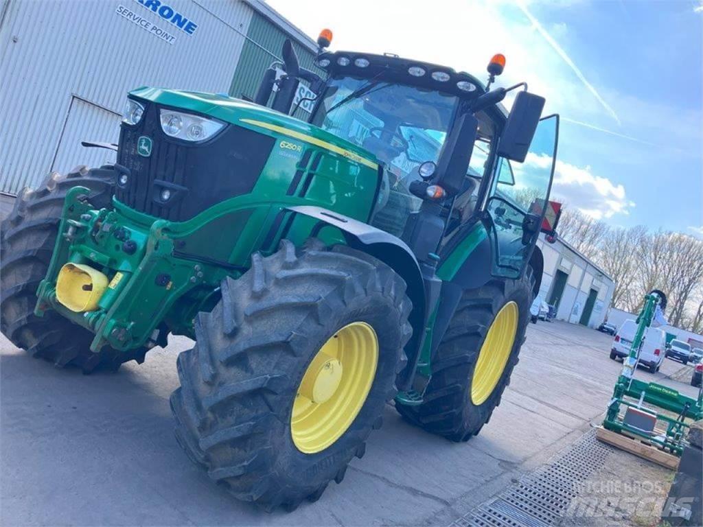 John Deere 6250R Tractoare