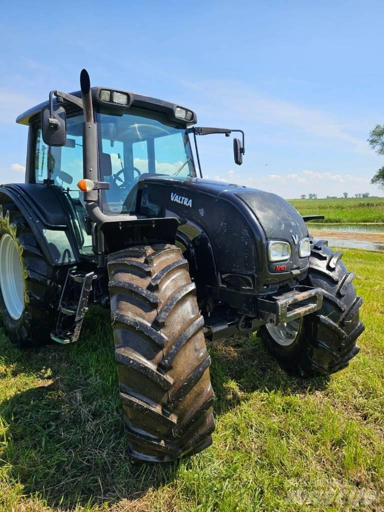 Valtra N 101 Tractoare