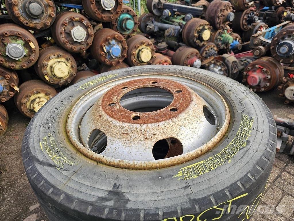 Bridgestone R 168 Camioane platforma/prelata