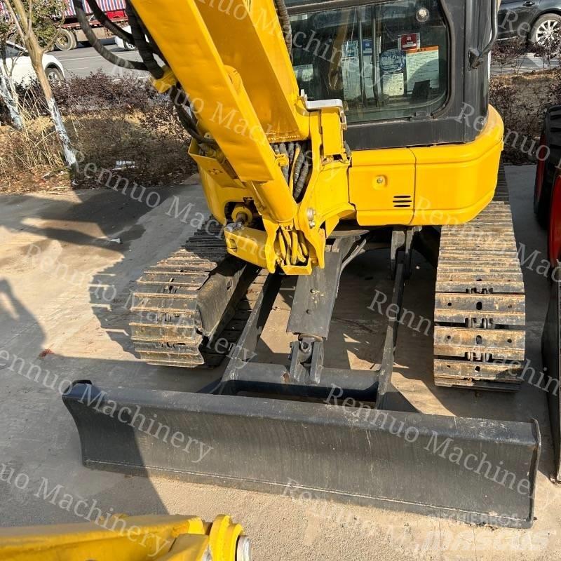 Komatsu PC35MR Mini excavatoare < 7t