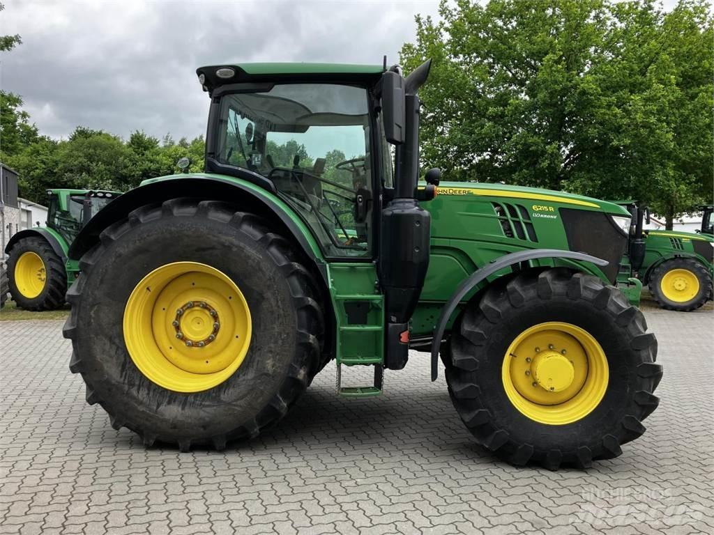 John Deere 6215R Tractoare