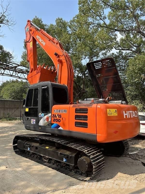 Hitachi 200 Excavatoare cu roti