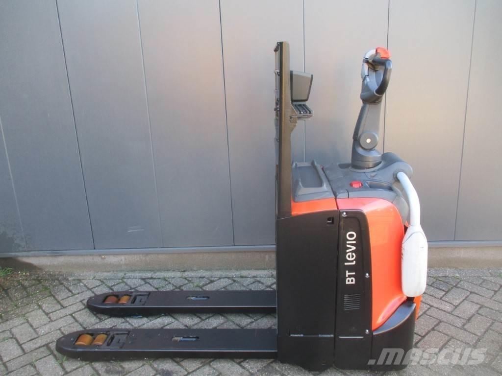 Toyota LPE 200 Transpaleta cu platforma