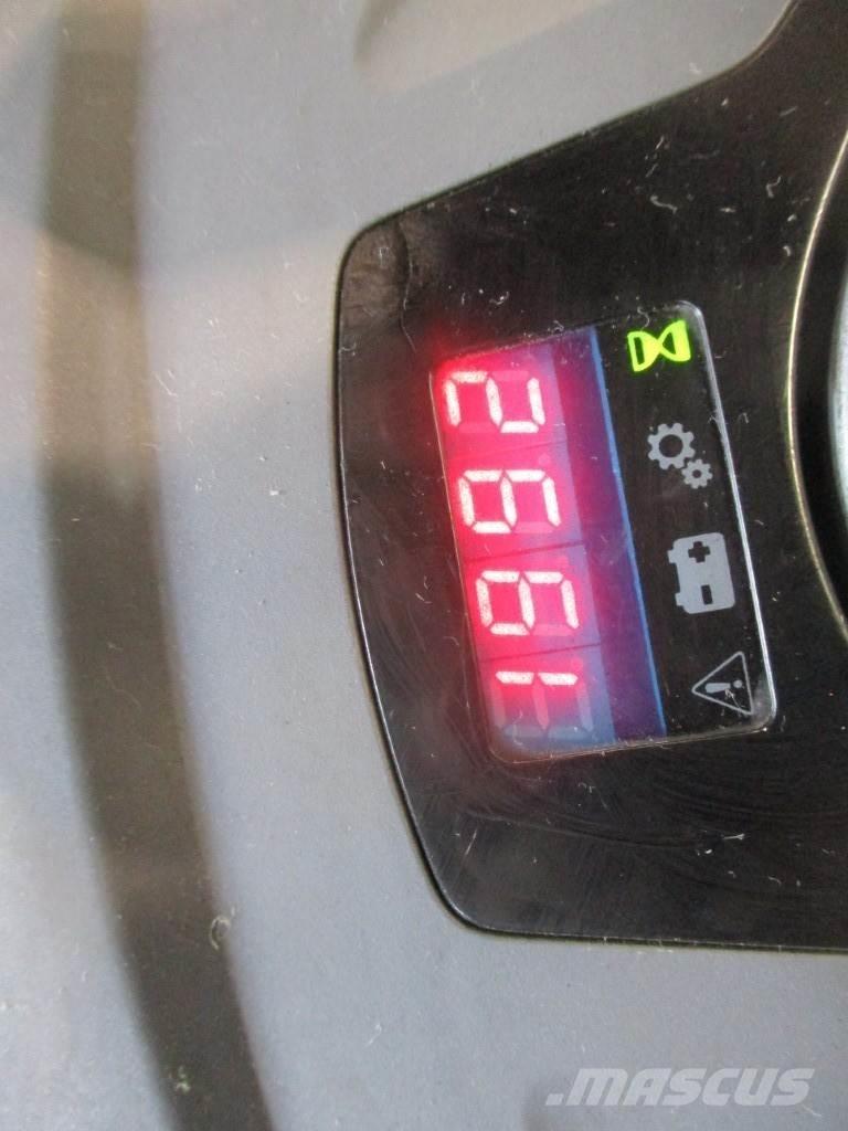 Toyota LPE 200 Transpaleta cu platforma