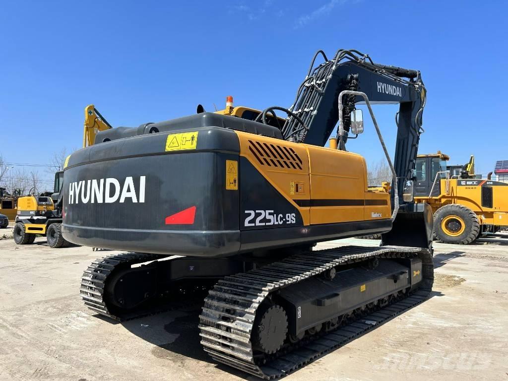 Hyundai 225lc-9s Excavatoare 7t - 12t