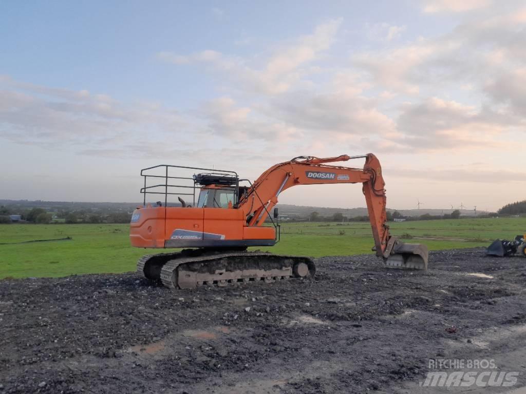Doosan DX 225 Excavatoare pe șenile
