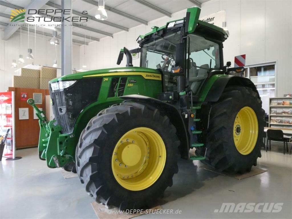 John Deere 7R 330 Tractoare